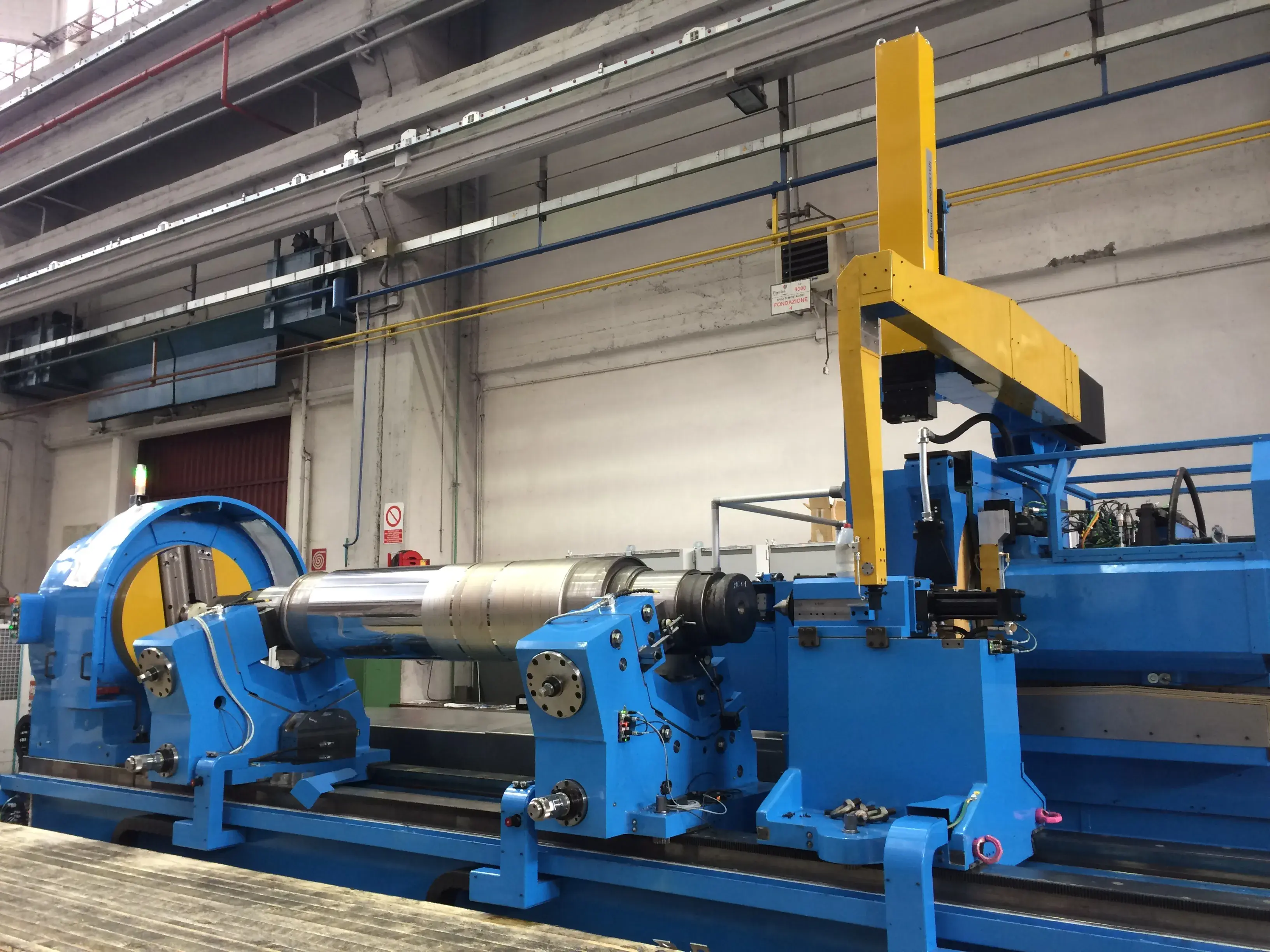 CNC Heavy duty Roll Grinding machines for flat product rolling mills